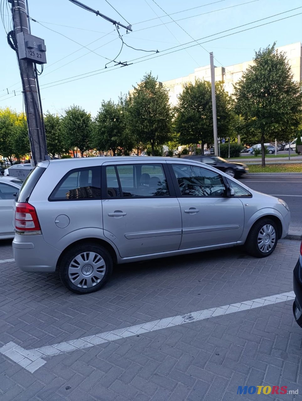 2009' Opel Zafira photo #5