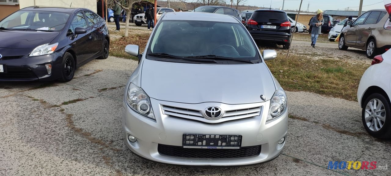 2012' Toyota Auris photo #6