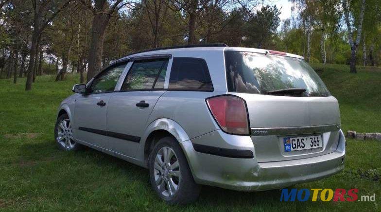 2005' Opel Astra photo #1