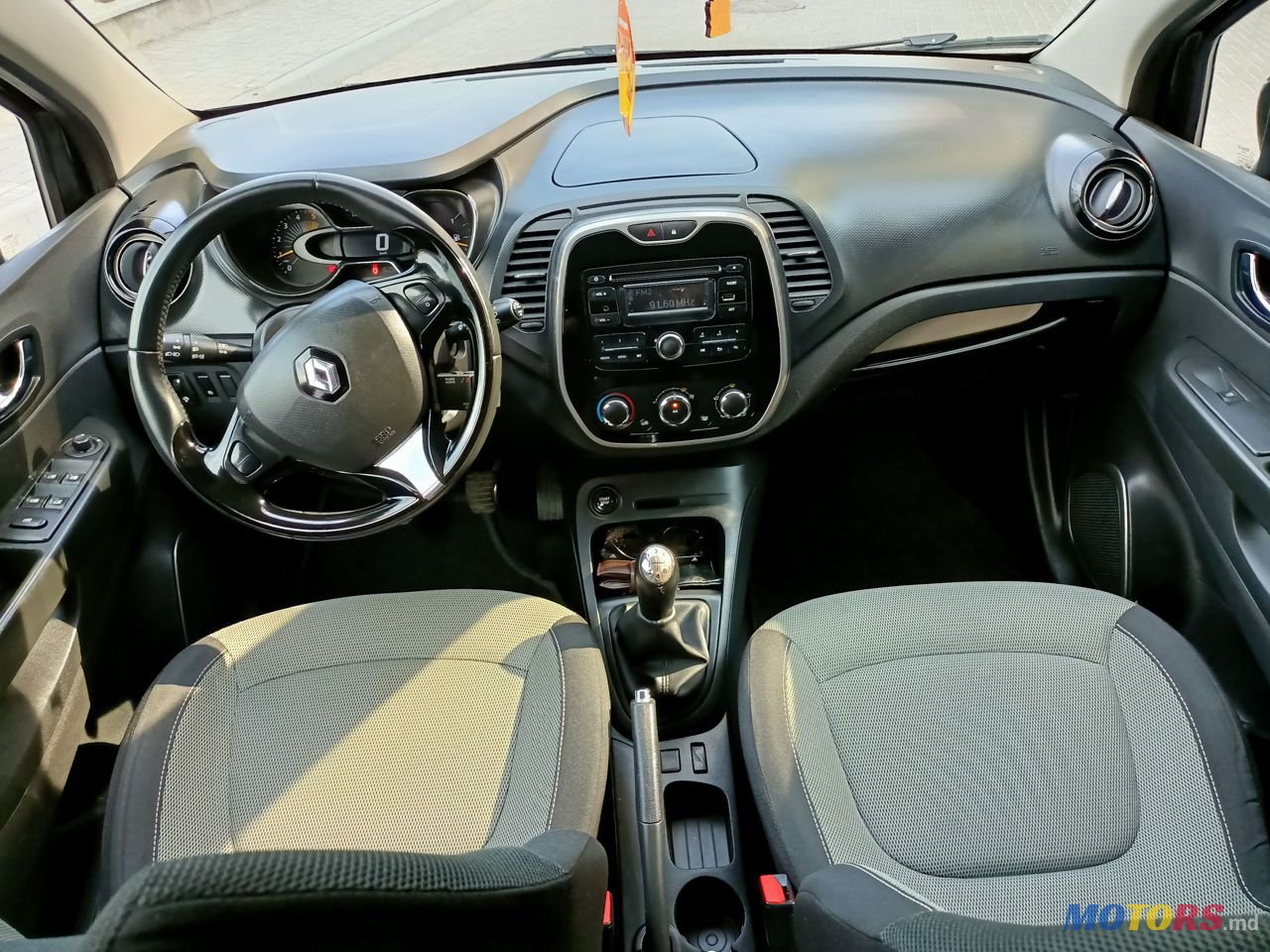 2015' Renault Captur photo #6