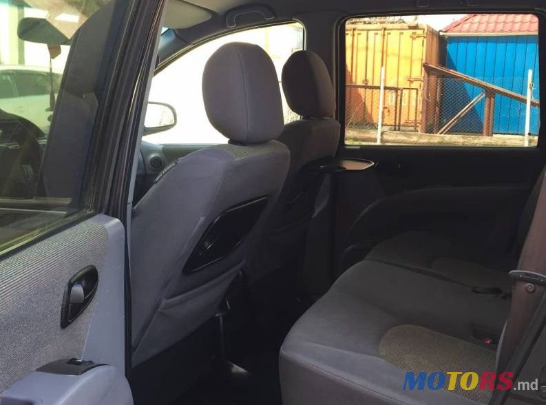 2004' Hyundai Matrix photo #3