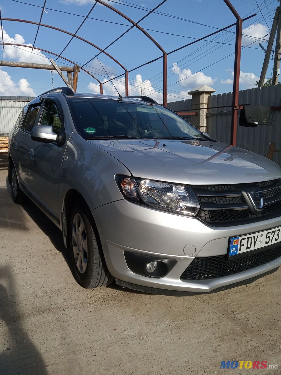 2013' Dacia Logan Mcv photo #2