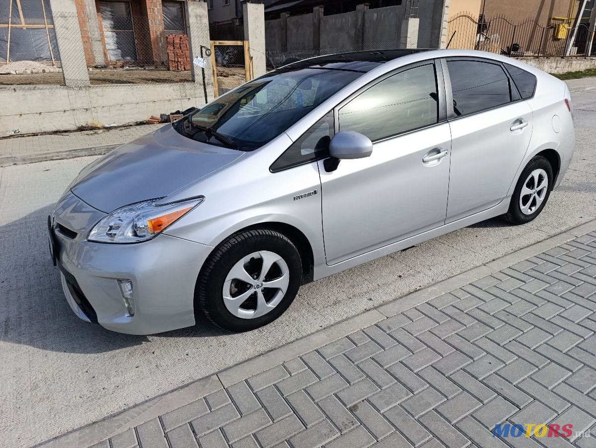 2012' Toyota Prius photo #2