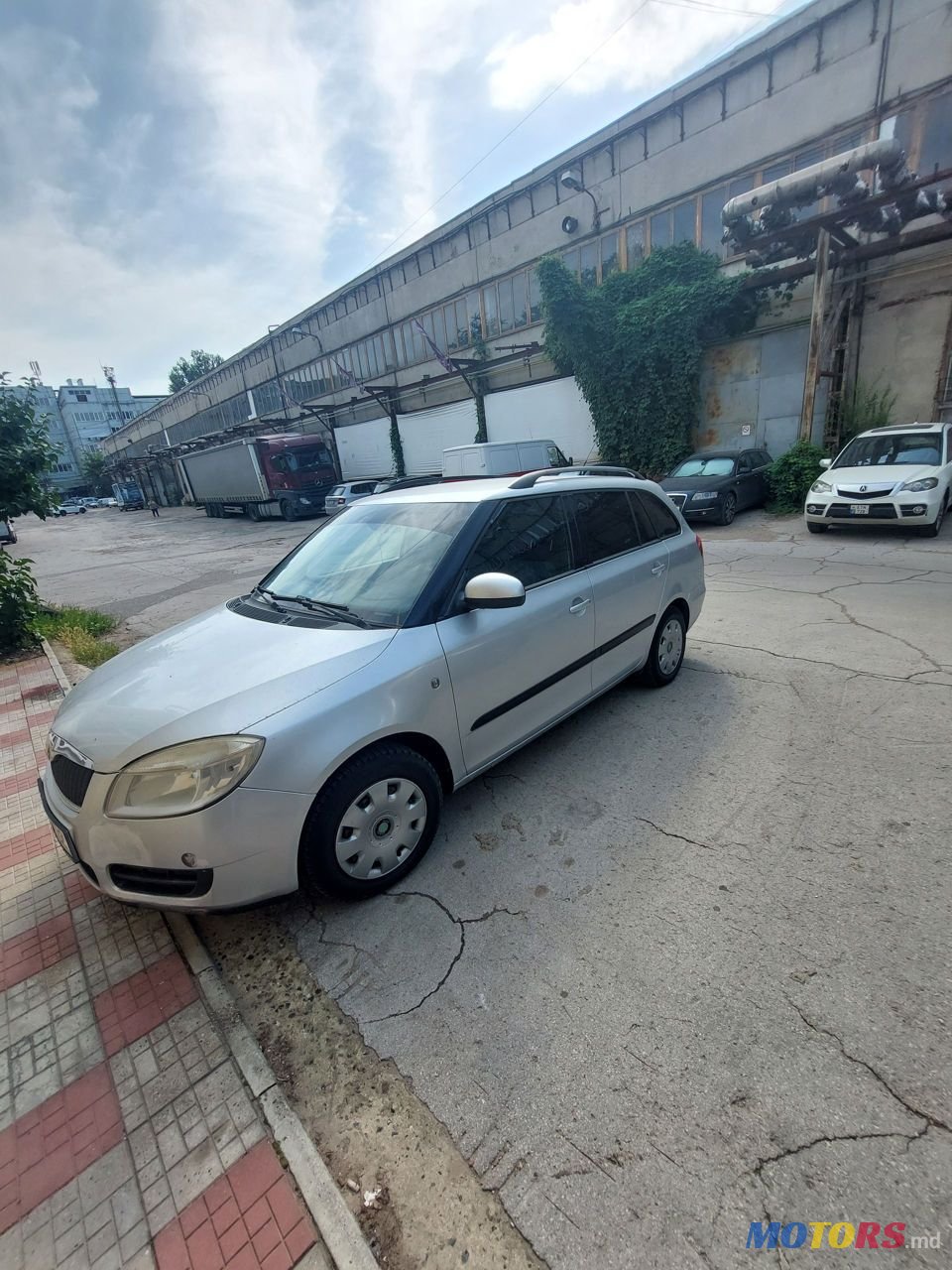 2008' Skoda Fabia photo #5