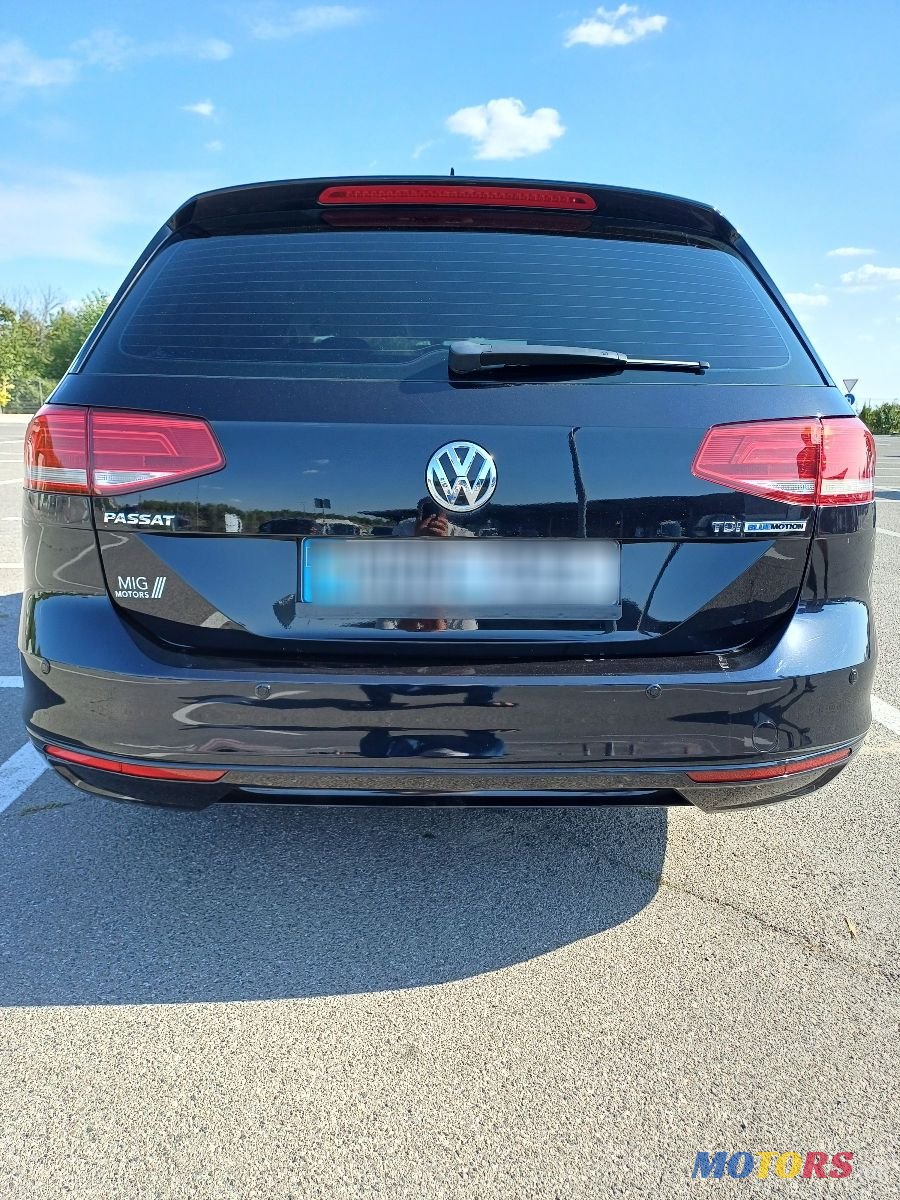 2016' Volkswagen Passat photo #4