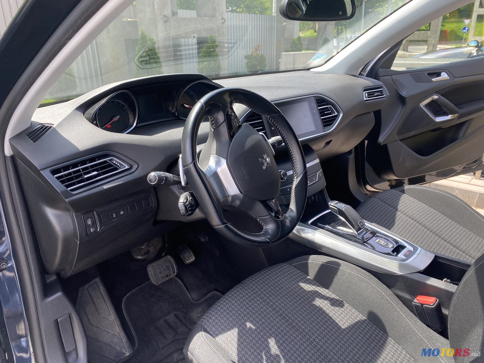 2018' Peugeot 308 photo #2