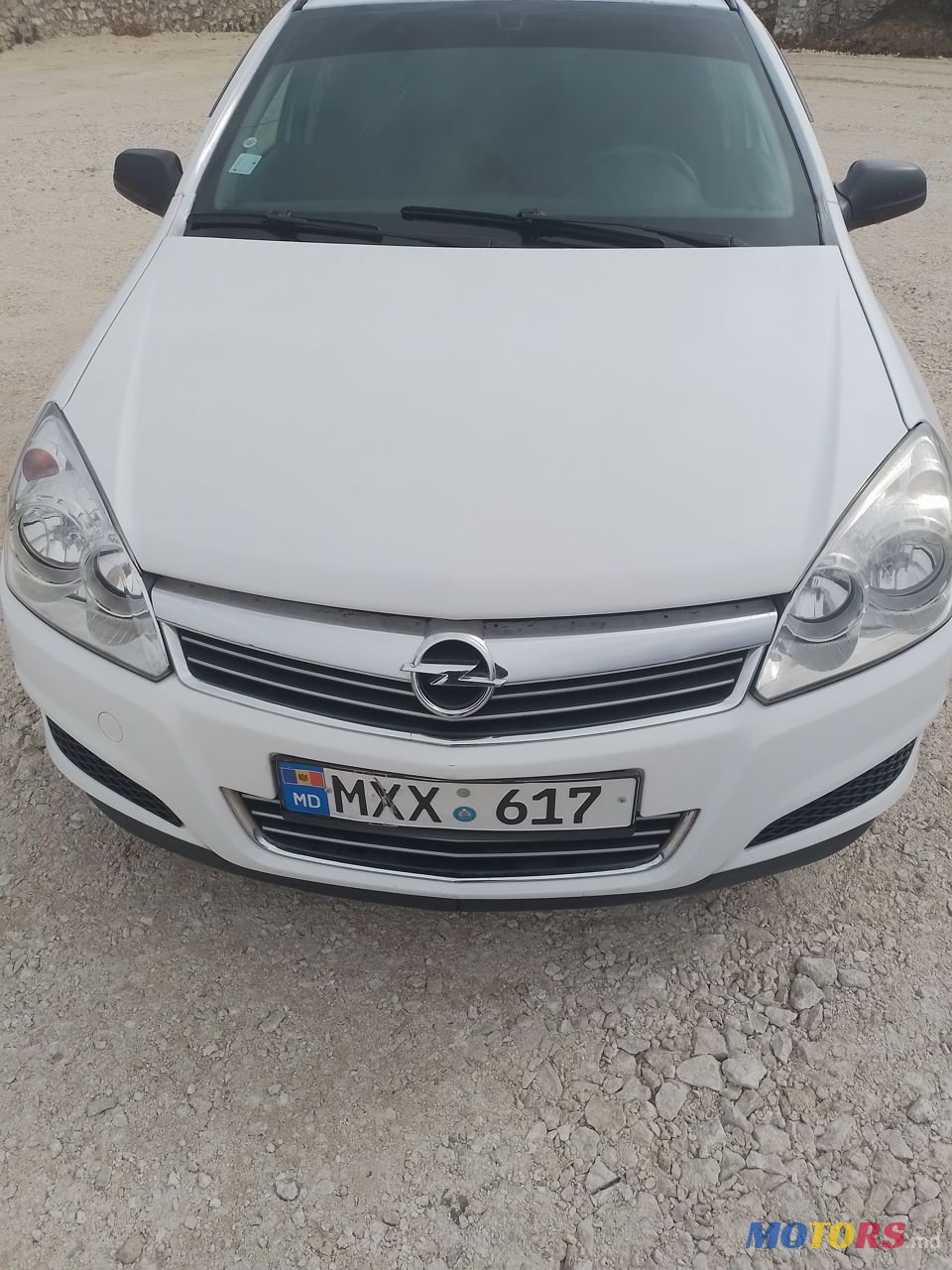 2008' Opel Astra photo #1