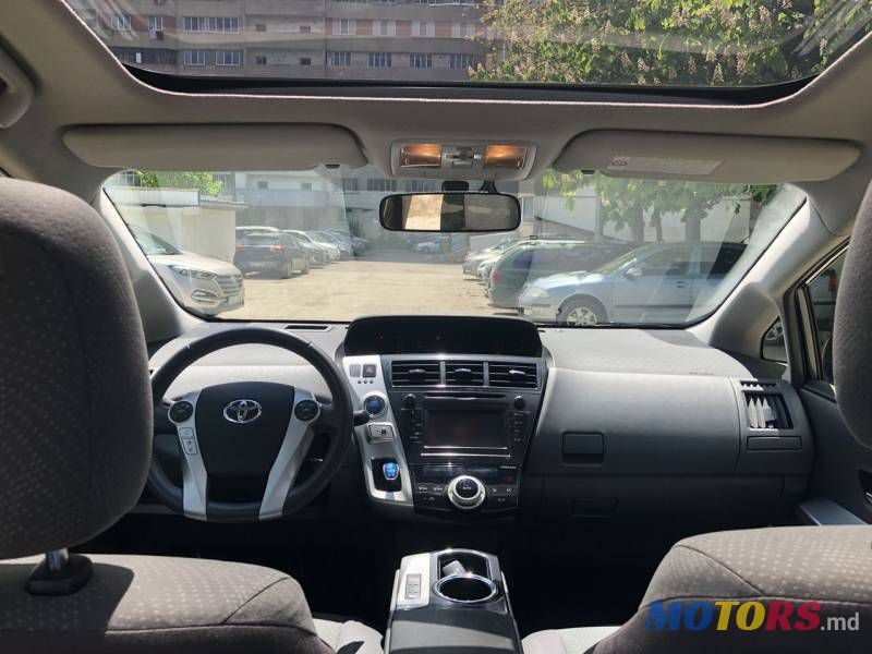 2012' Toyota Prius + photo #5