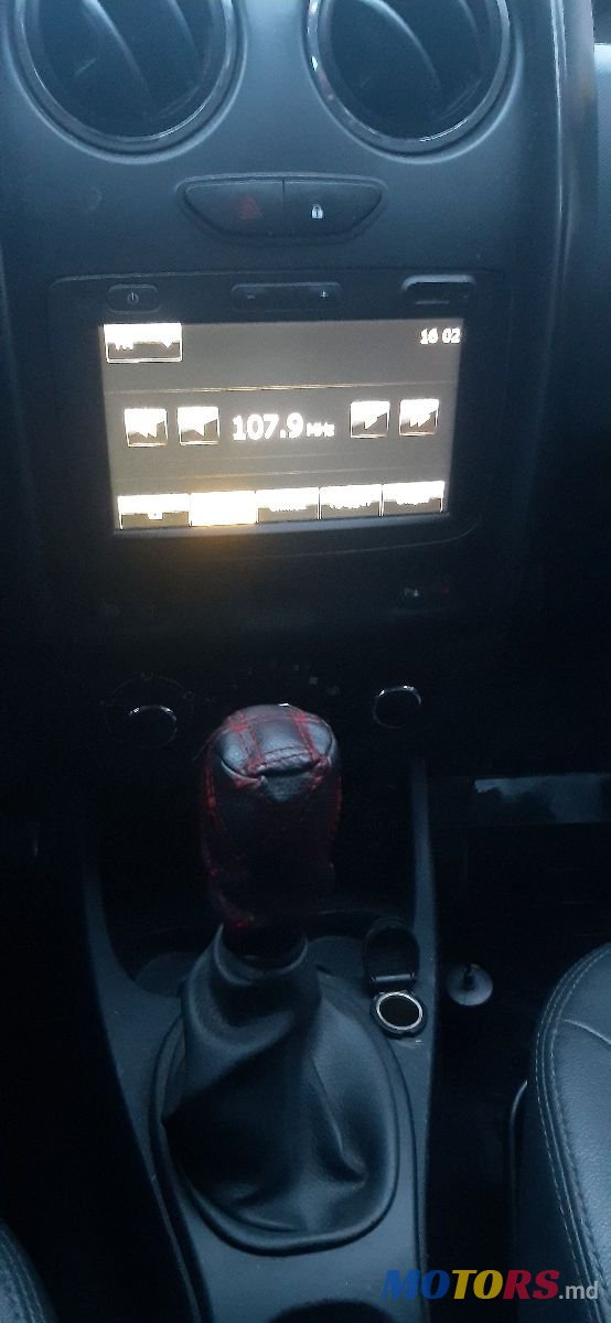 2014' Dacia Duster photo #4