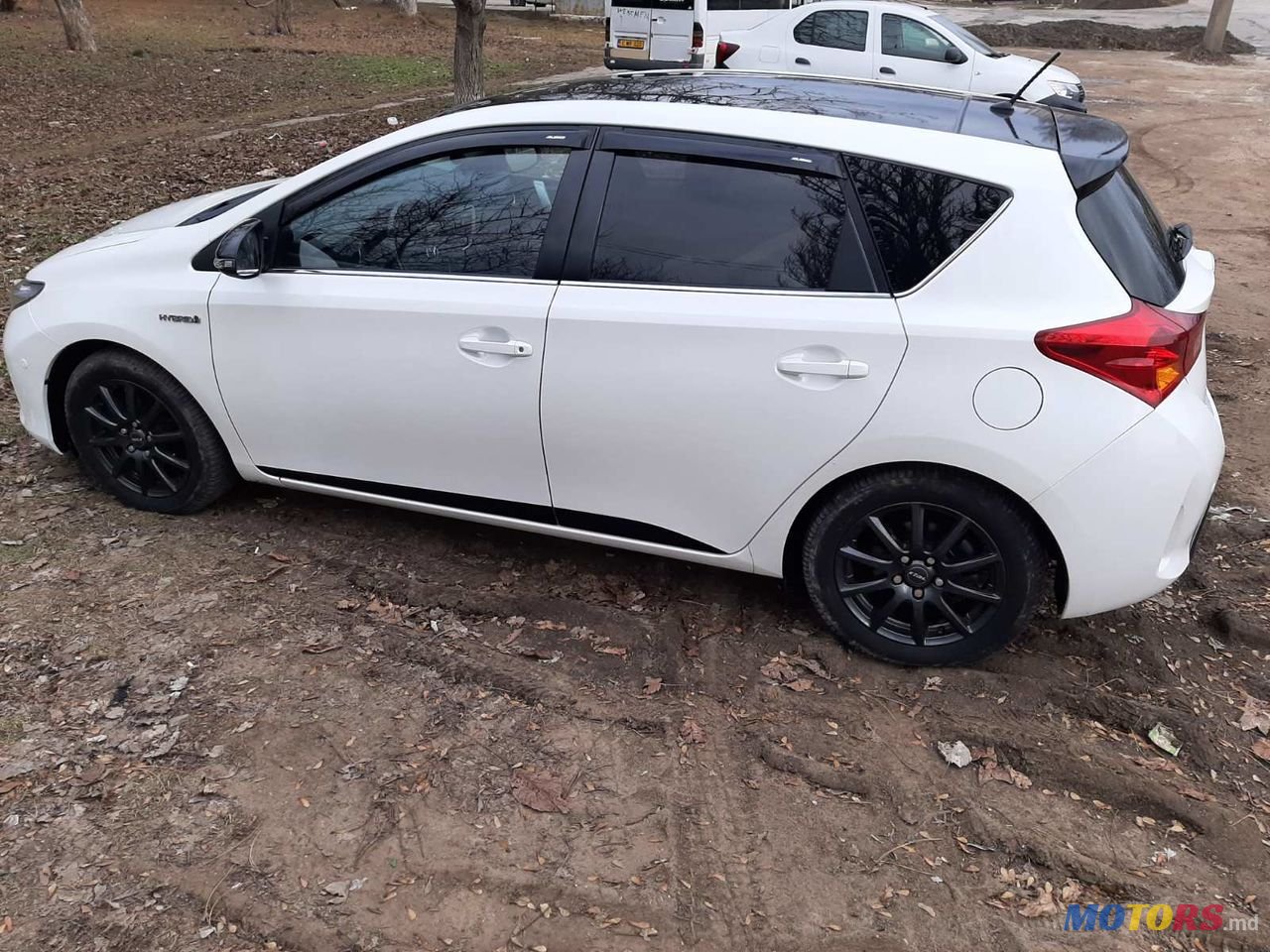 2013' Toyota Auris photo #4