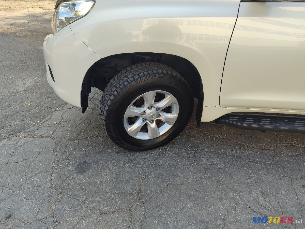 2011' Toyota Land Cruiser Prado photo #2