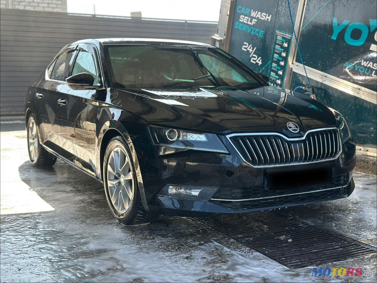 2016' Skoda Superb photo #5