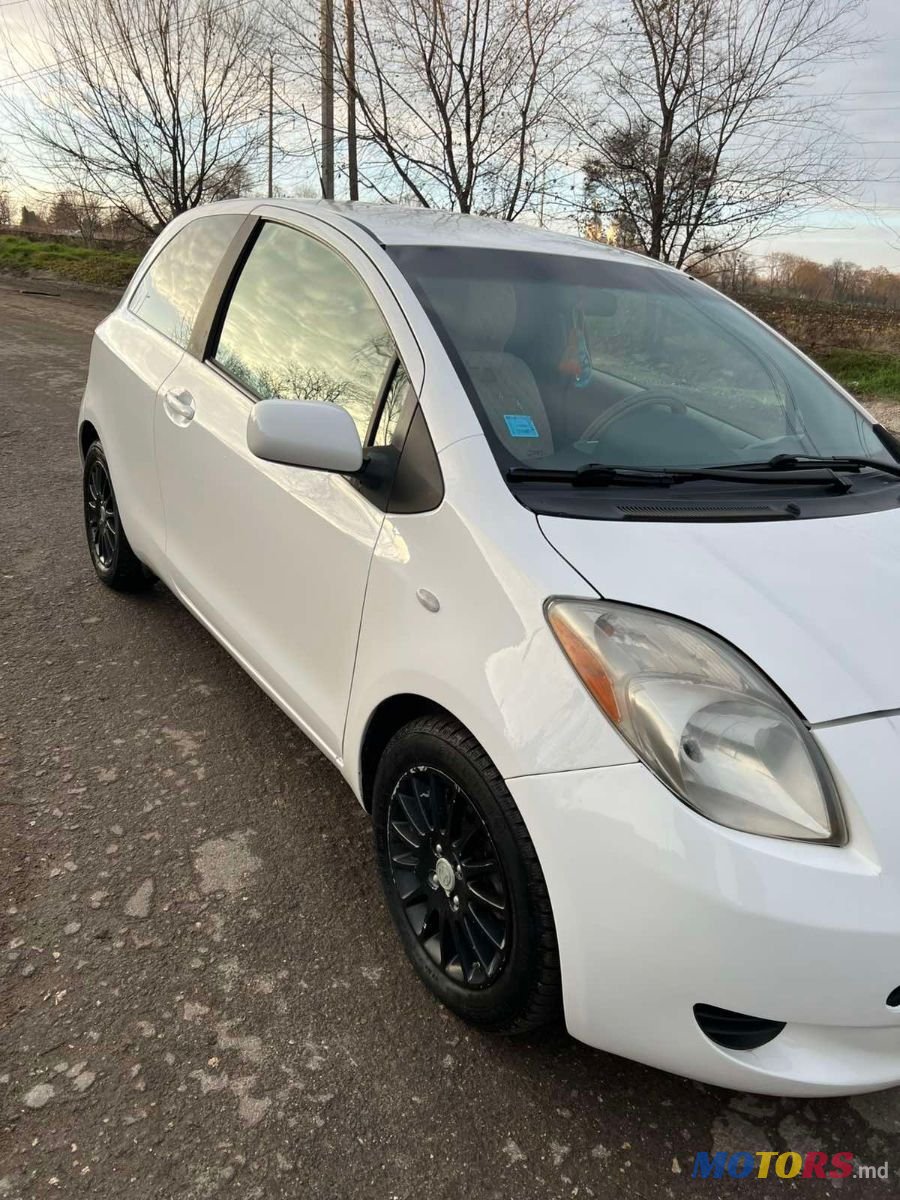 2008' Toyota Yaris photo #2