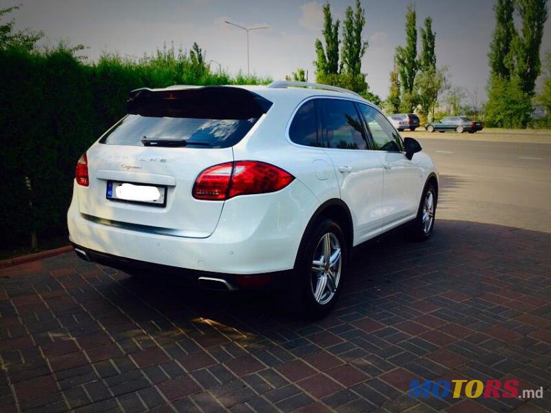 2013' Porsche Cayenne photo #2