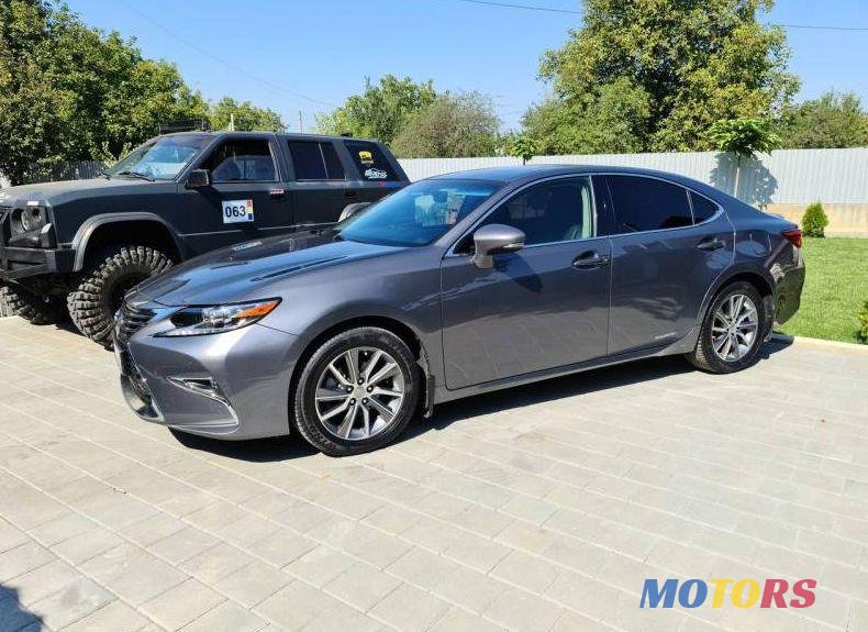 2016' Lexus ES photo #1