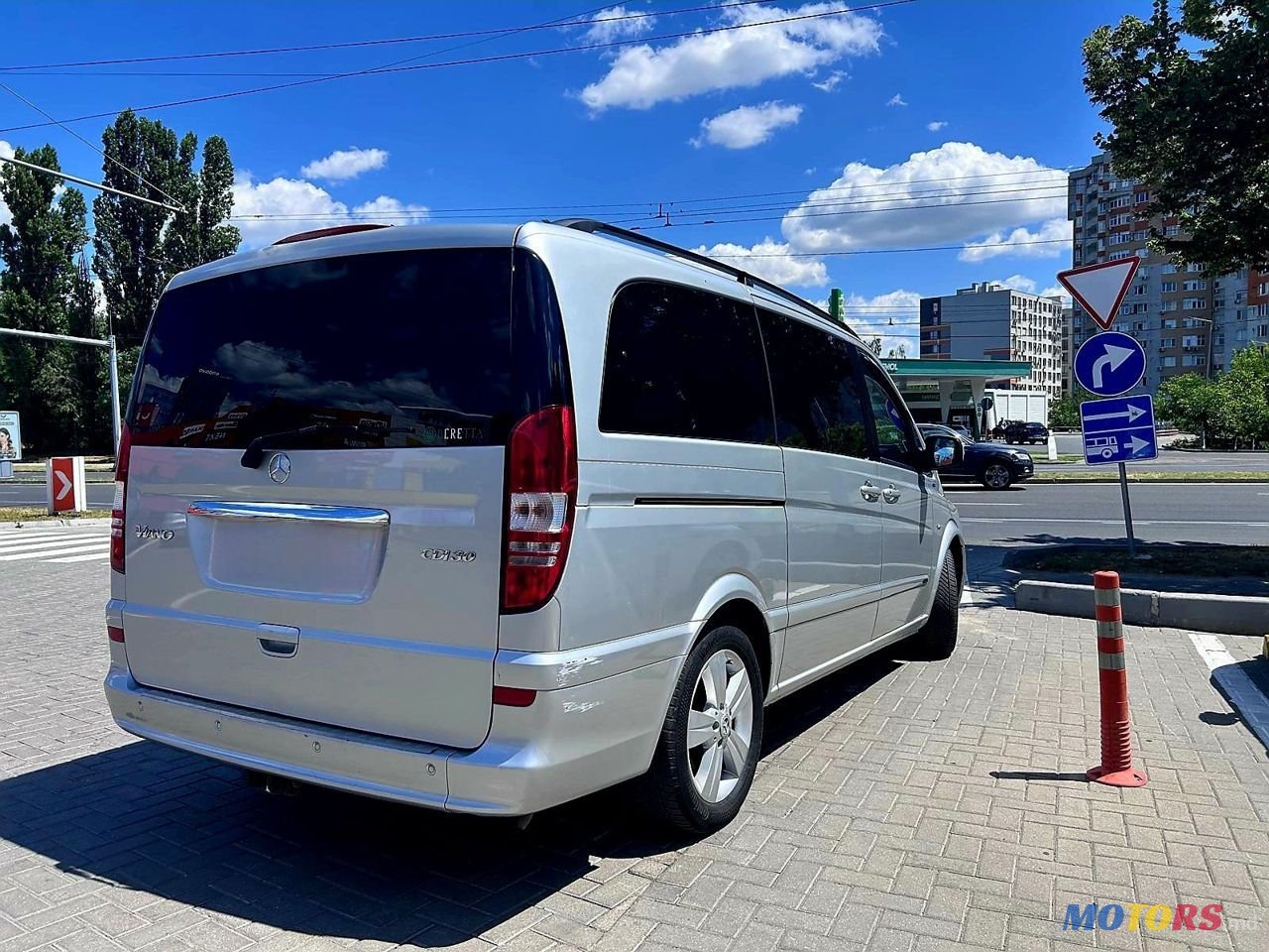 2012' Mercedes-Benz Viano photo #4