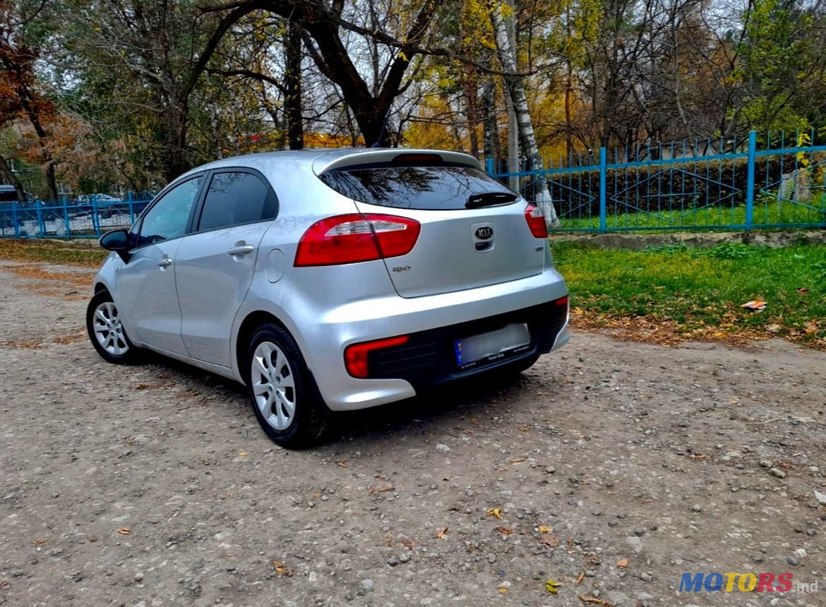 2015' Kia Rio photo #4