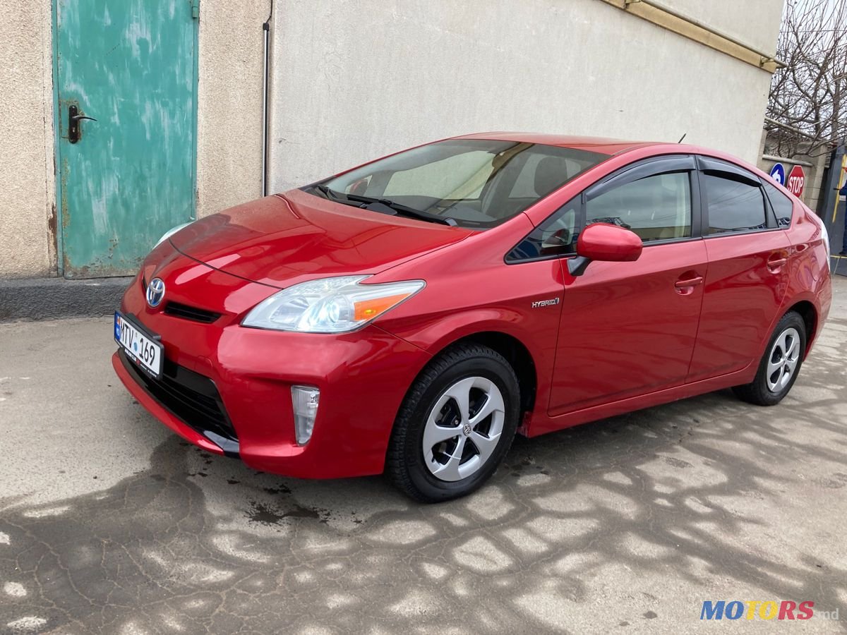 2012' Toyota Prius photo #5