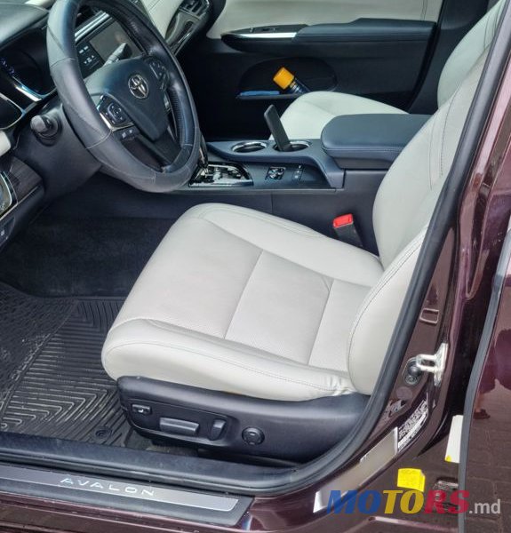 2013' Toyota Avalon photo #3
