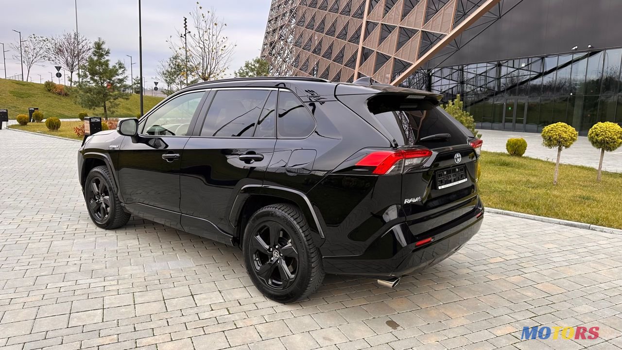2021' Toyota RAV4 photo #2