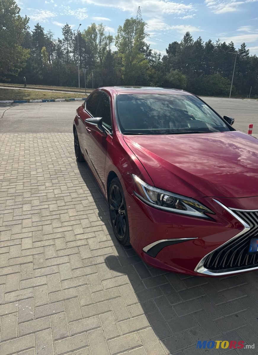 2021' Lexus Es Series photo #1
