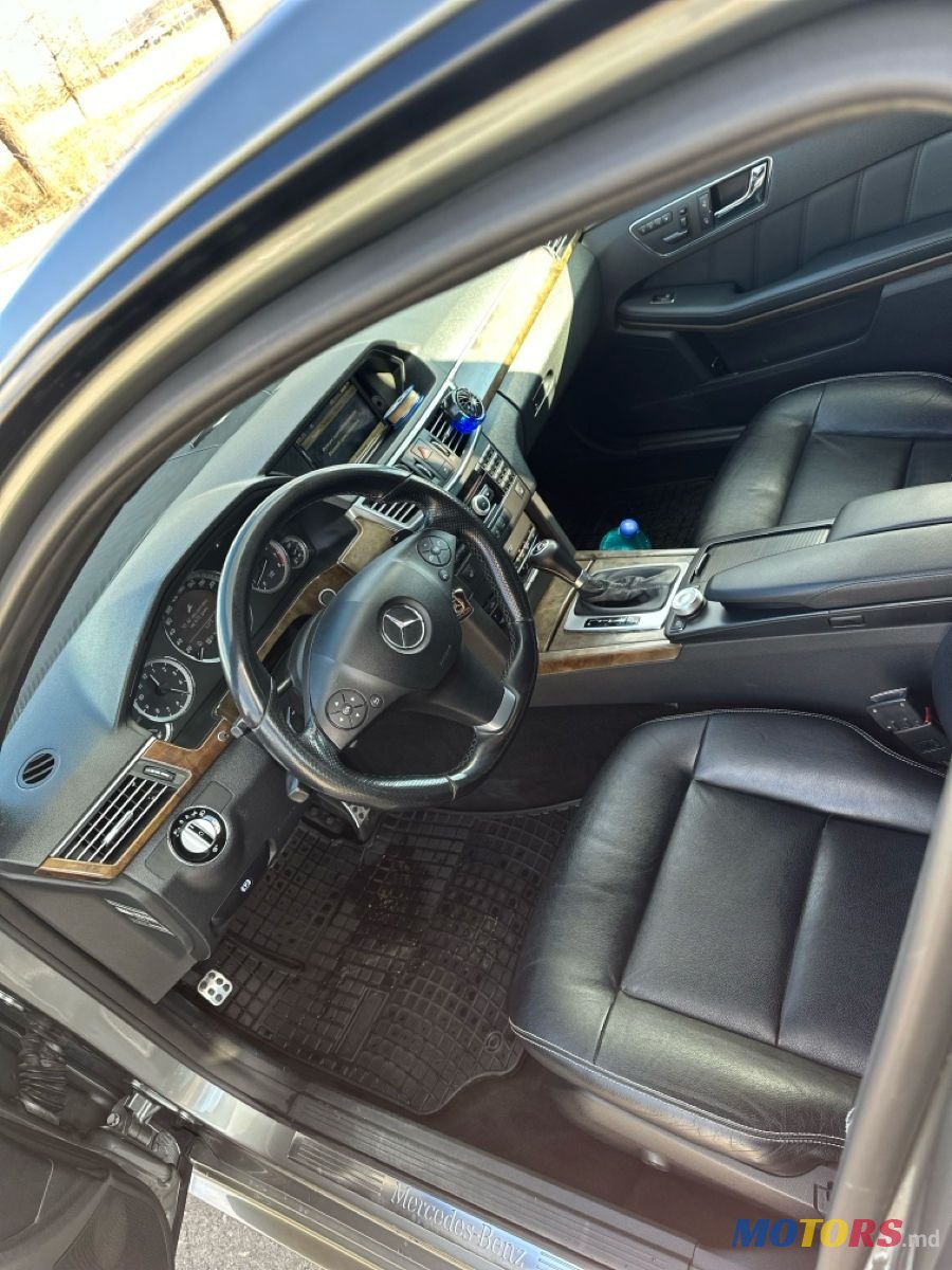 2010' Mercedes-Benz E-Class photo #6