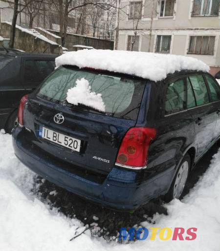 2005' Toyota Avensis photo #1