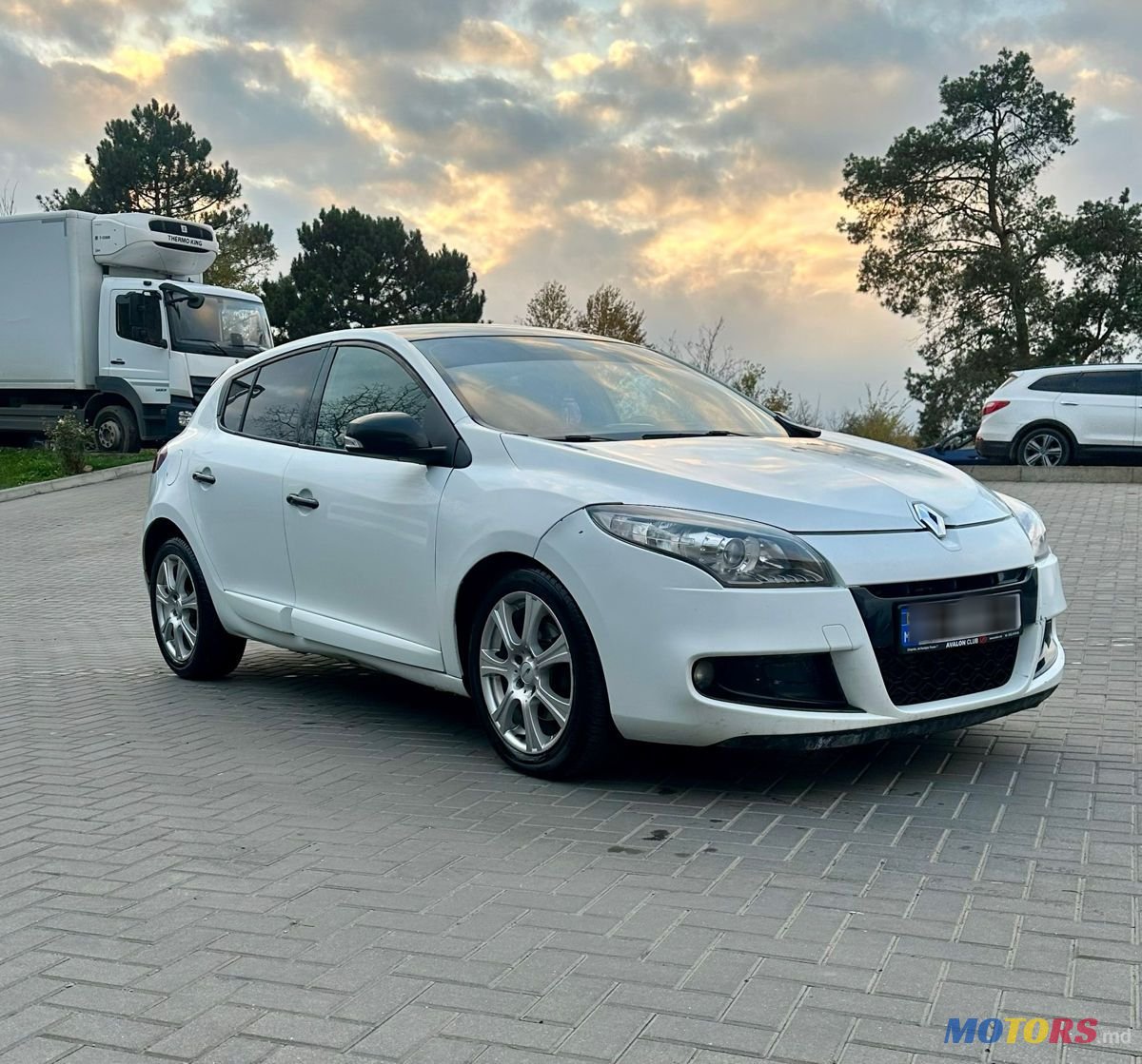 2012' Renault Megane photo #2