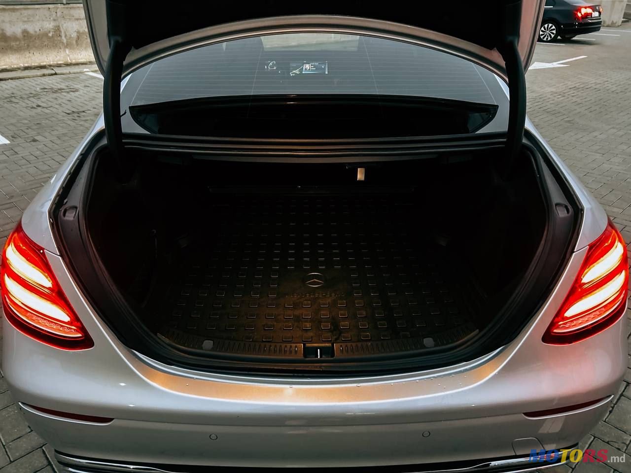 2017' Mercedes-Benz E-Class photo #5