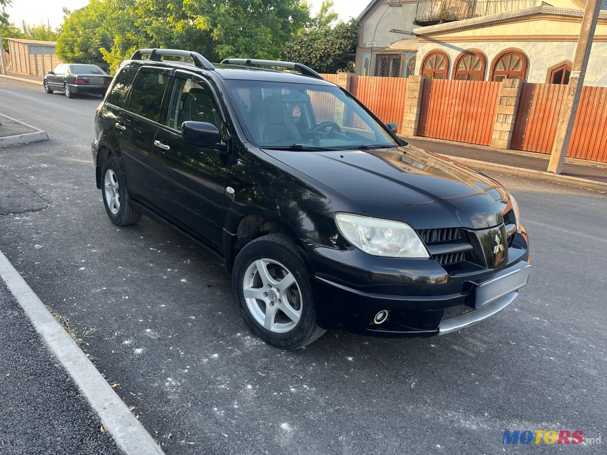 2009' Mitsubishi Outlander photo #6