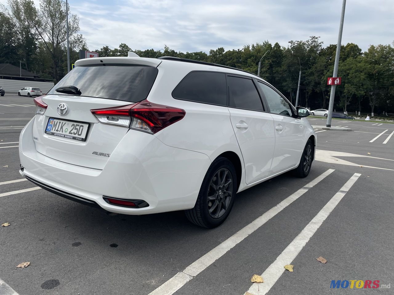 2016' Toyota Auris photo #4