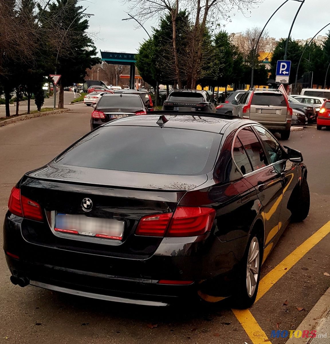 2011' BMW 5 Series photo #5