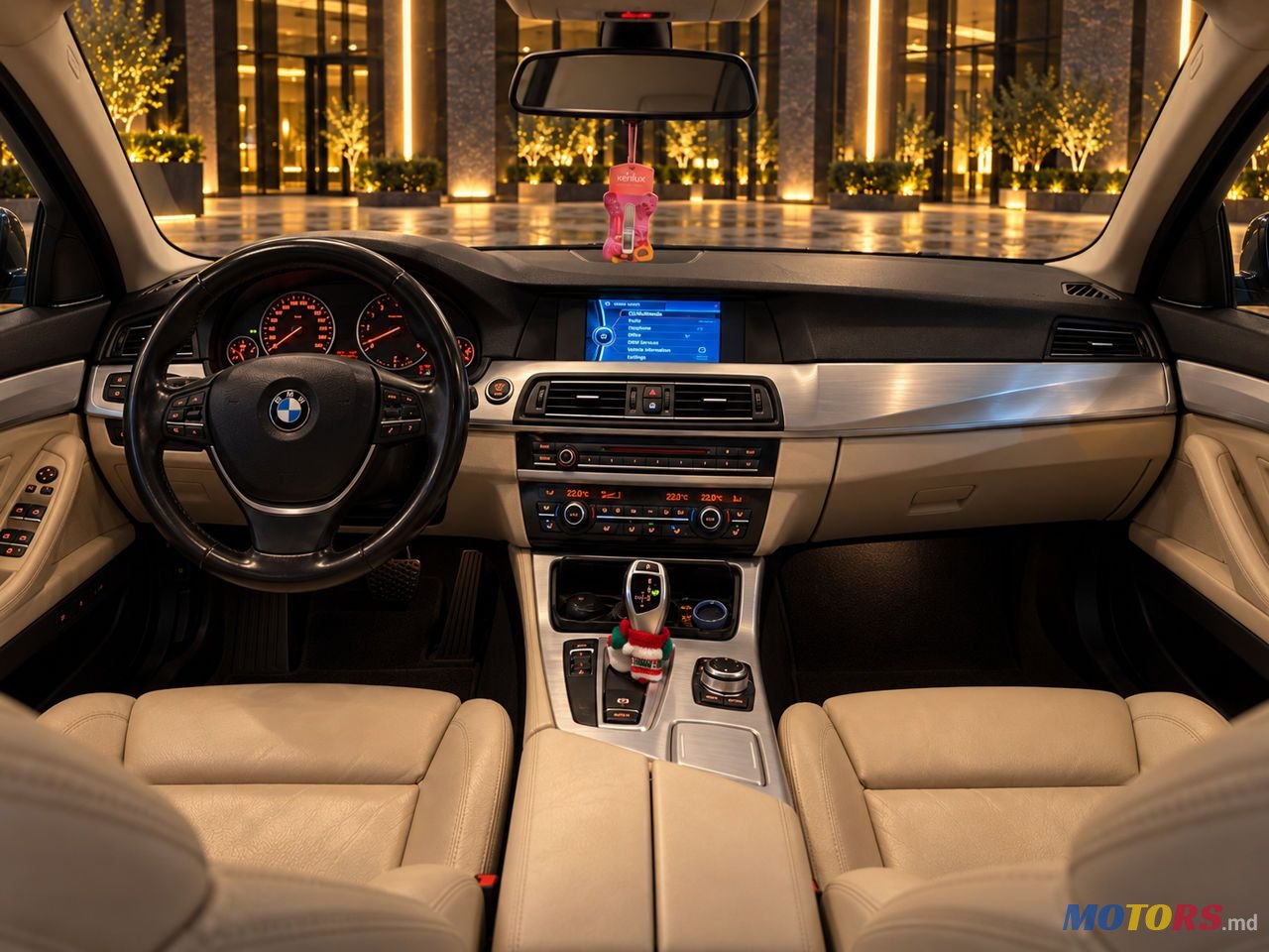 2010' BMW 5 Series photo #2