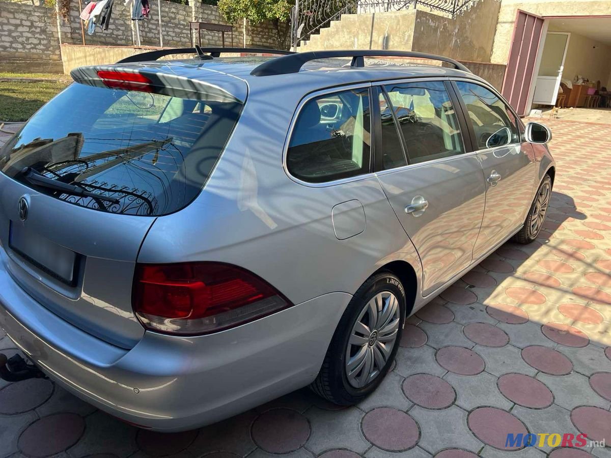 2012' Volkswagen Golf photo #3