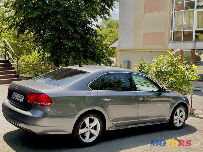 2015' Volkswagen Passat photo #4