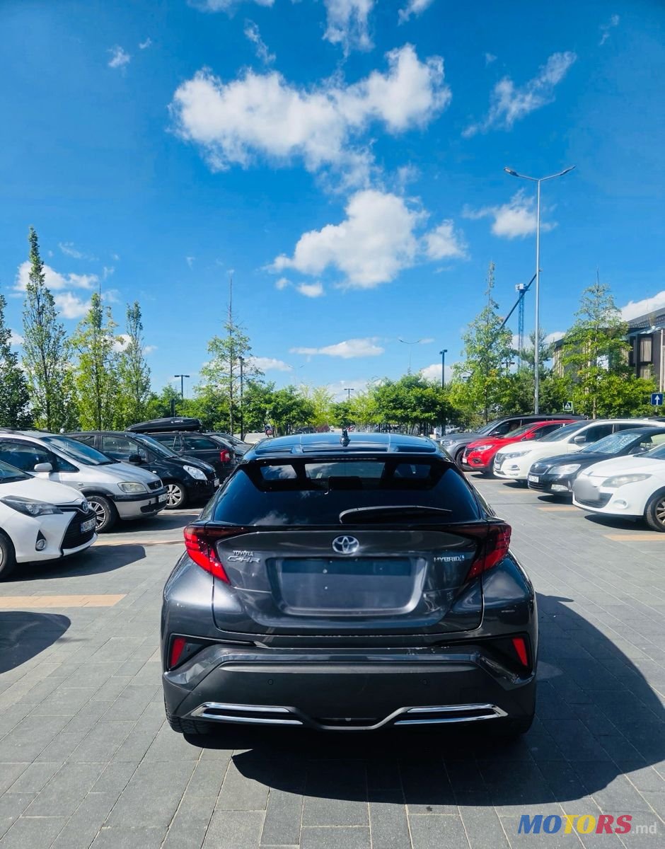 2023' Toyota C-HR photo #2