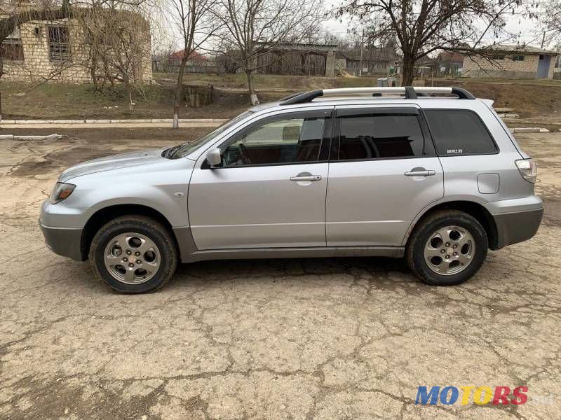 2003' Mitsubishi Outlander photo #4