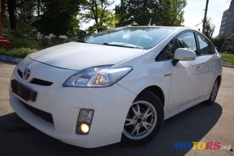 2010' Toyota Prius photo #6