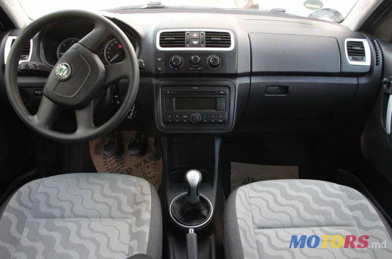 2009' Skoda Roomster photo #2