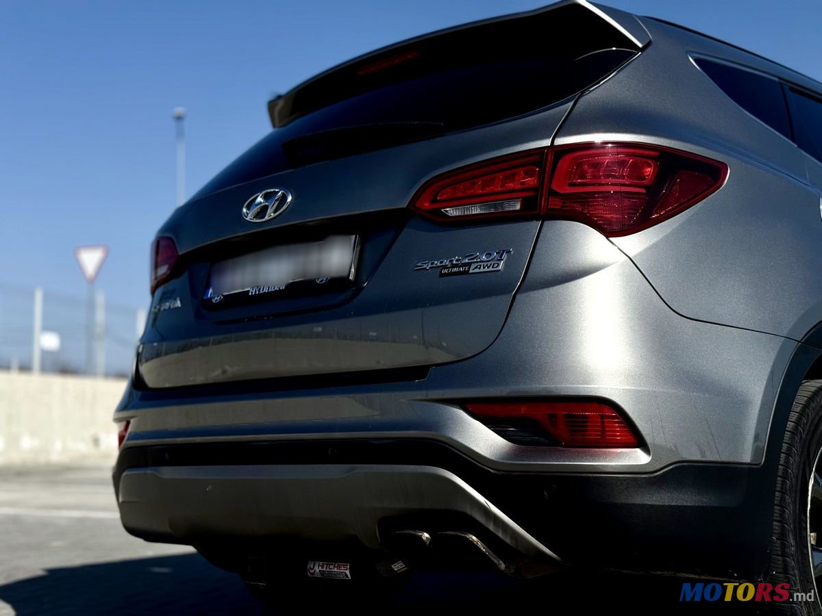 2017' Hyundai Santa Fe photo #5