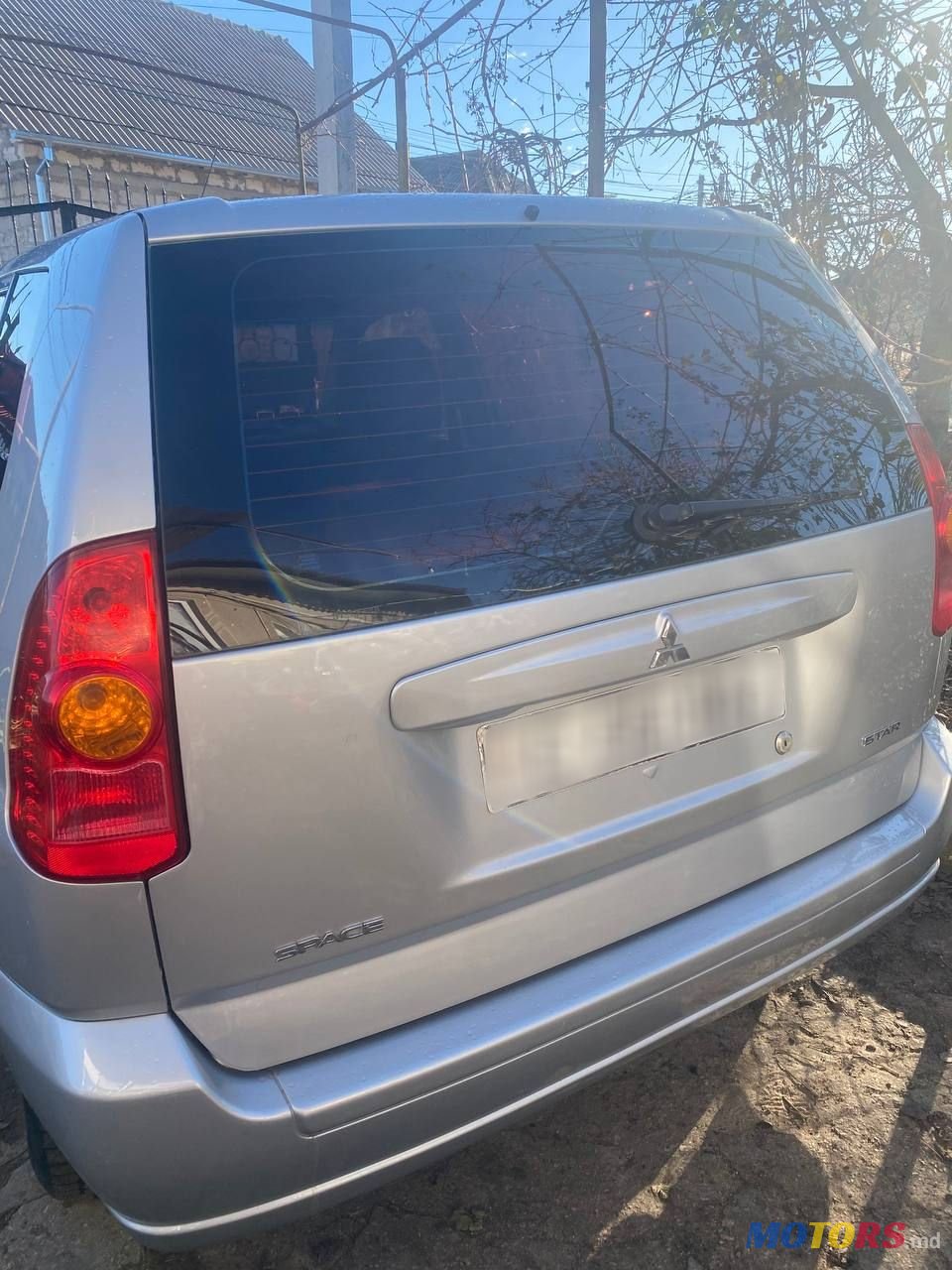 2003' Mitsubishi Space Star photo #1