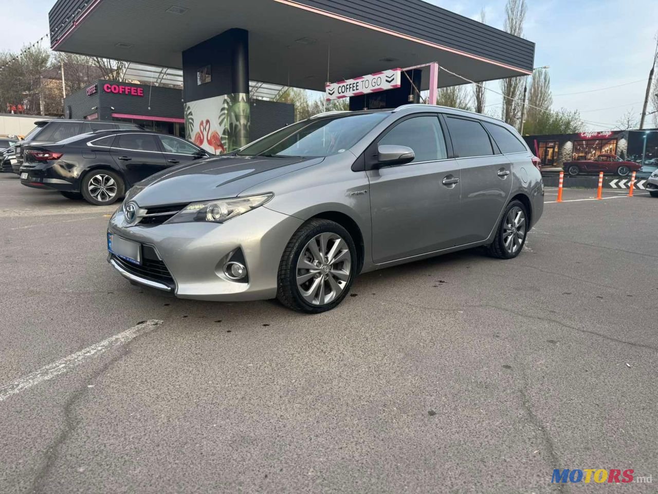 2014' Toyota Auris photo #2