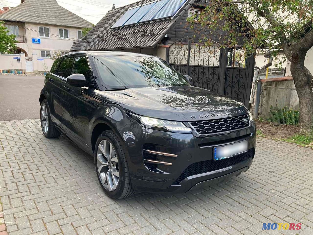2019' Land Rover Range Rover Evoque photo #2
