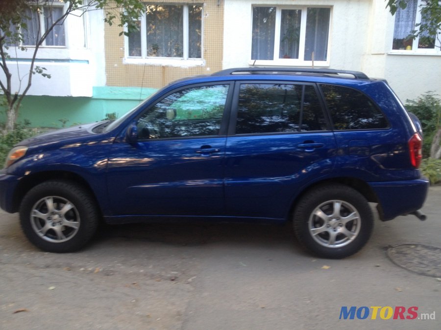 2004' Toyota RAV4 photo #2