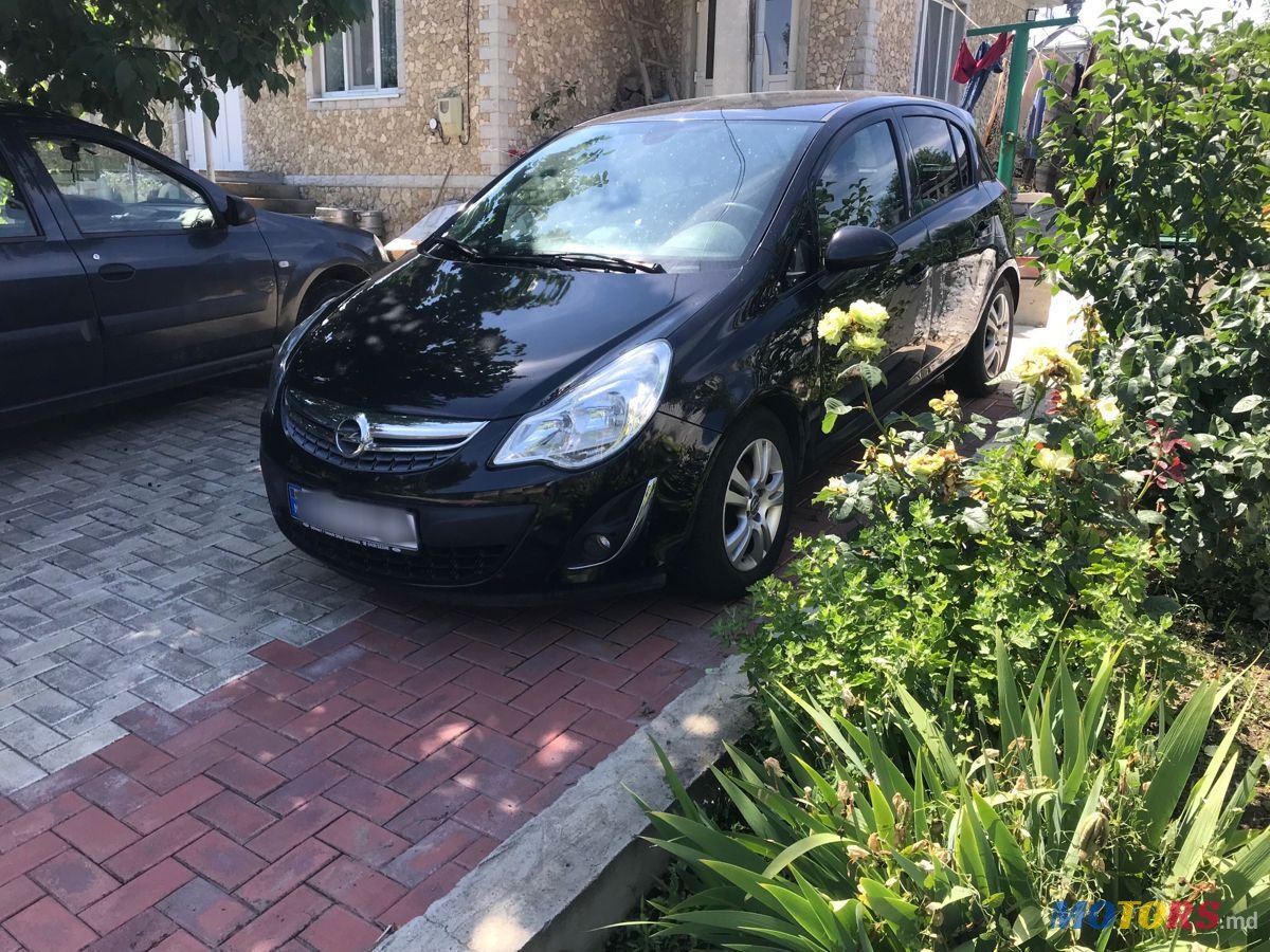 2013' Opel Corsa photo #1