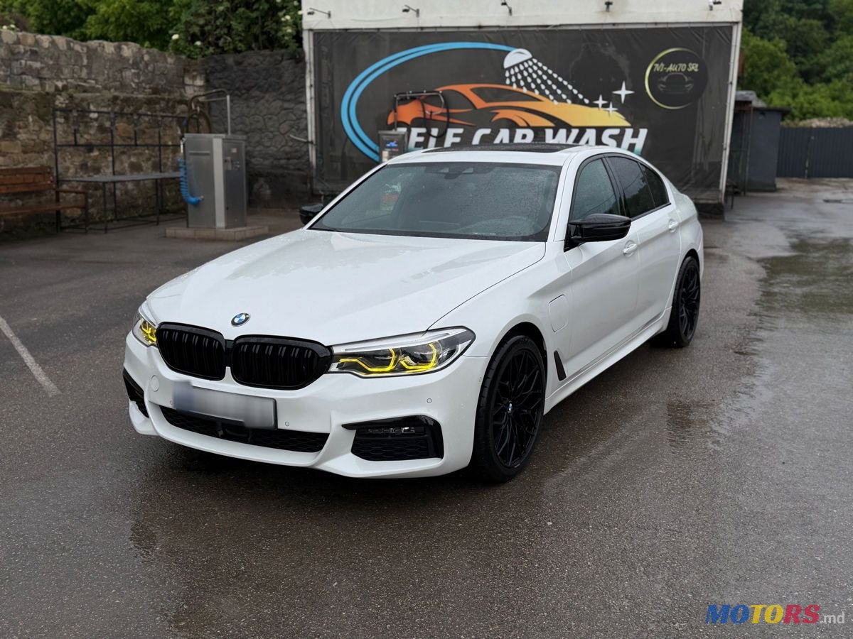 2019' BMW 5 Series photo #6