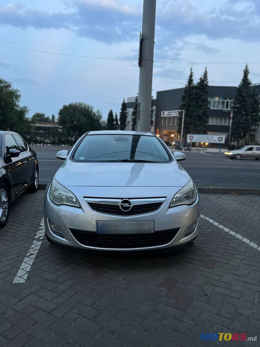 2010' Opel Astra photo #3