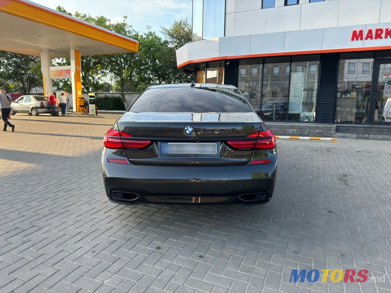 2016' BMW 7 Series photo #4