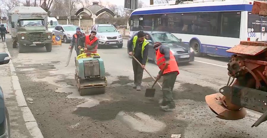 Начинается ремонт дорог: Заделать дорожные ямы и трещины планируют за два месяца