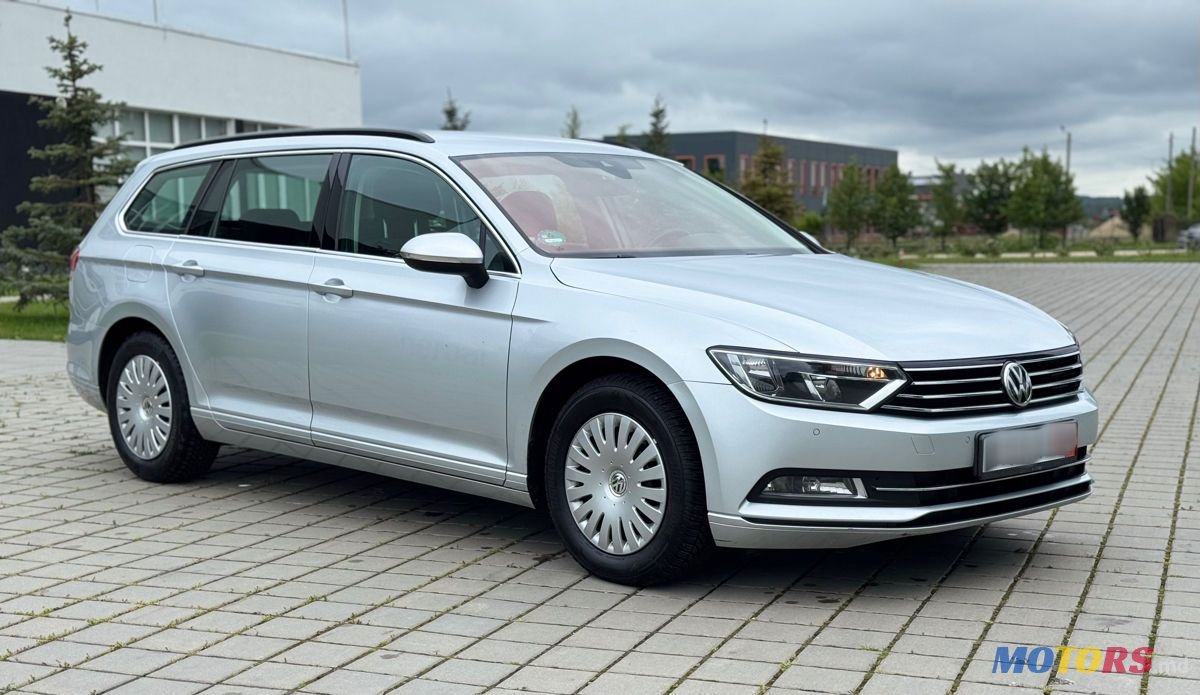 2018' Volkswagen Passat photo #2